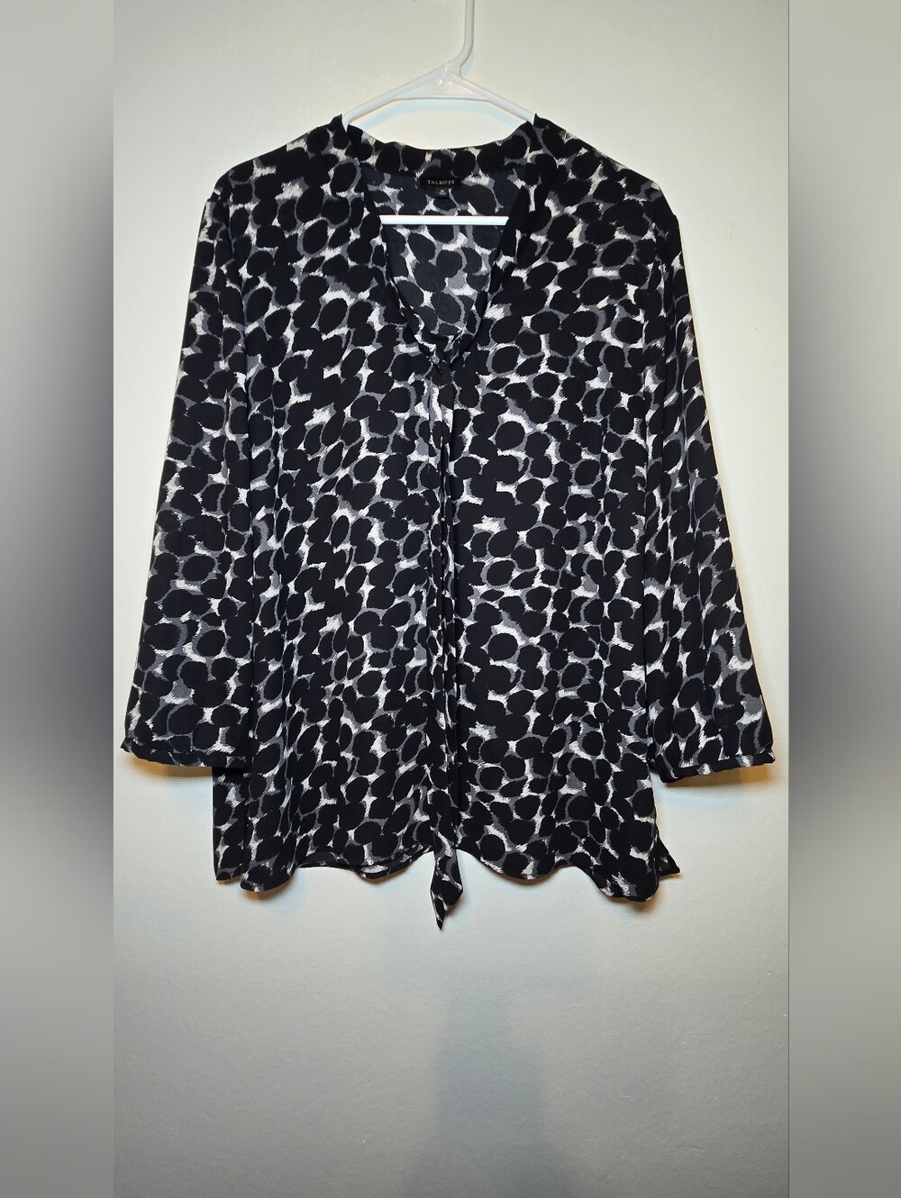 Womens Size 18 Talbots Tie Neck Tunic Blouse Animal Print